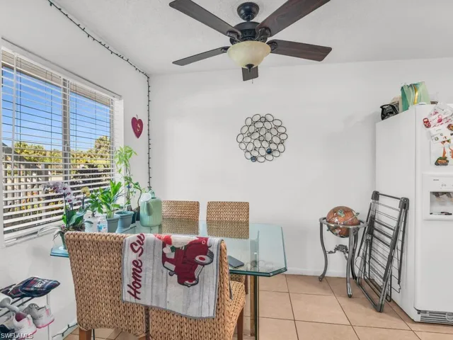 4613  Bayshore  DR, Naples, FL 34112