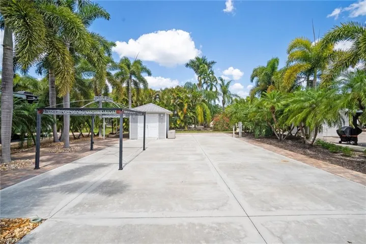 View of home's community