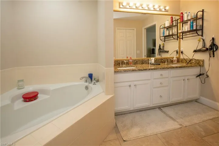 2049 NE 27th  TER, Cape Coral, FL 33909