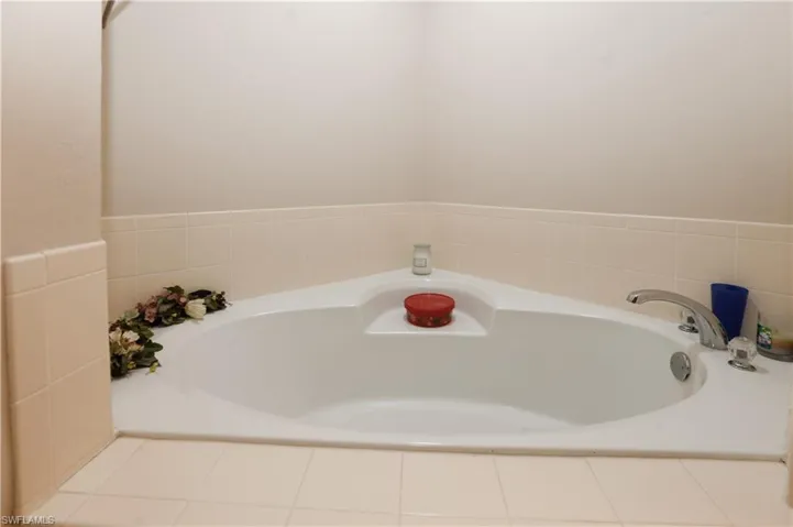 2049 NE 27th  TER, Cape Coral, FL 33909