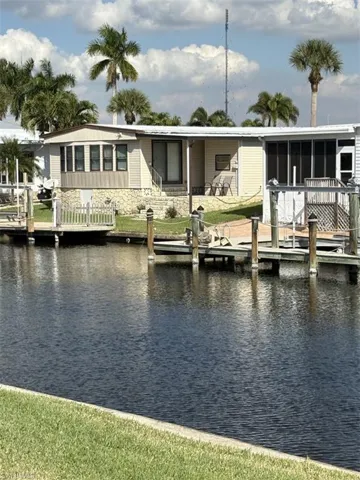 17920 Bryan Ct, Fort Myers Beach, Florida 33931