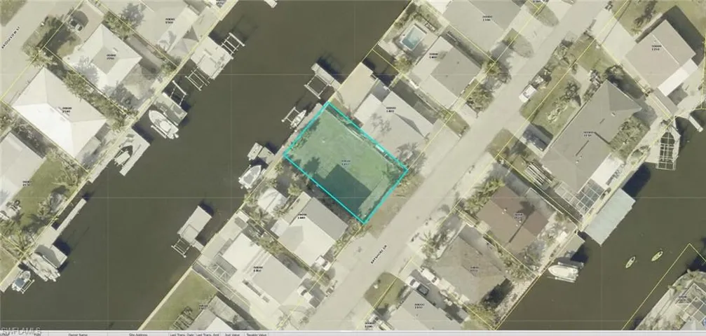 2596 Bayshore Dr, Matlacha, Florida 33993