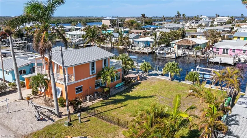 2596 Bayshore Dr, Matlacha, Florida 33993