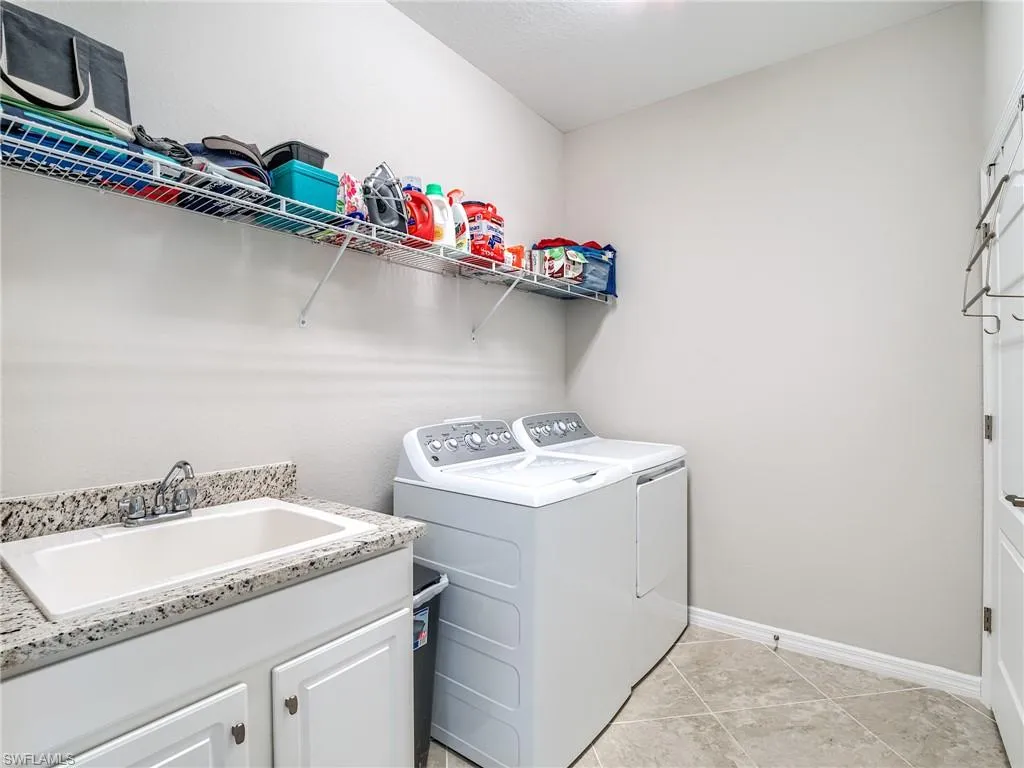 10517 Prato DR, Fort Myers, FL 33913,2025000327