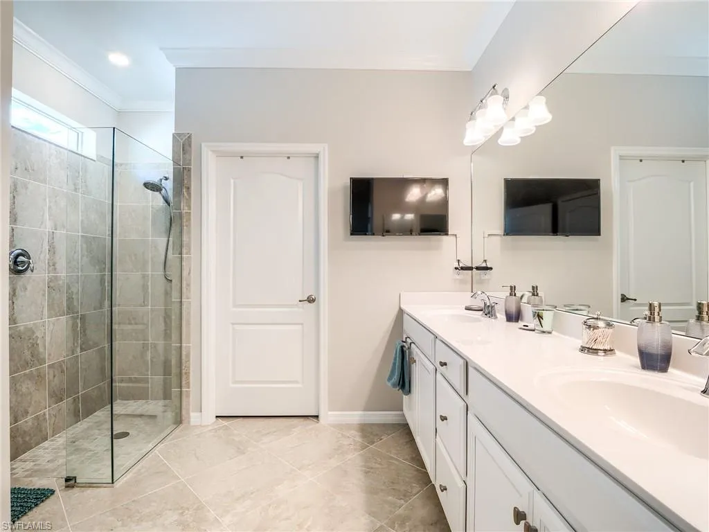 10517 Prato DR, Fort Myers, FL 33913,2025000327