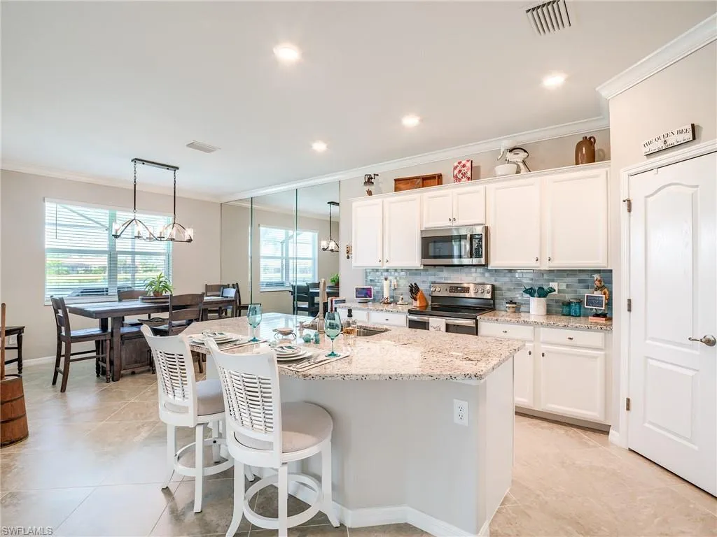 10517 Prato DR, Fort Myers, FL 33913,2025000327