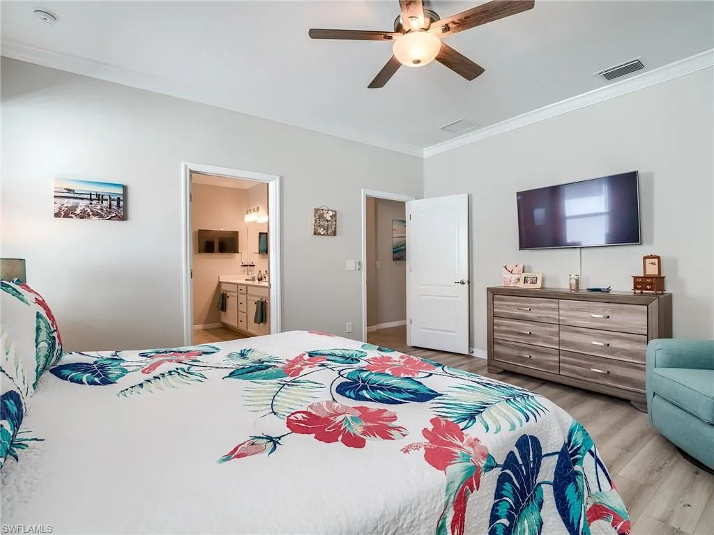 10517 Prato DR, Fort Myers, FL 33913,2025000327