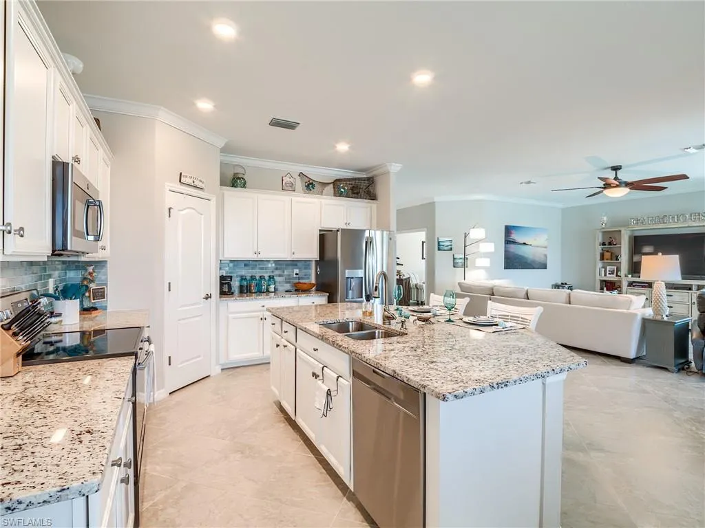 10517 Prato DR, Fort Myers, FL 33913,2025000327
