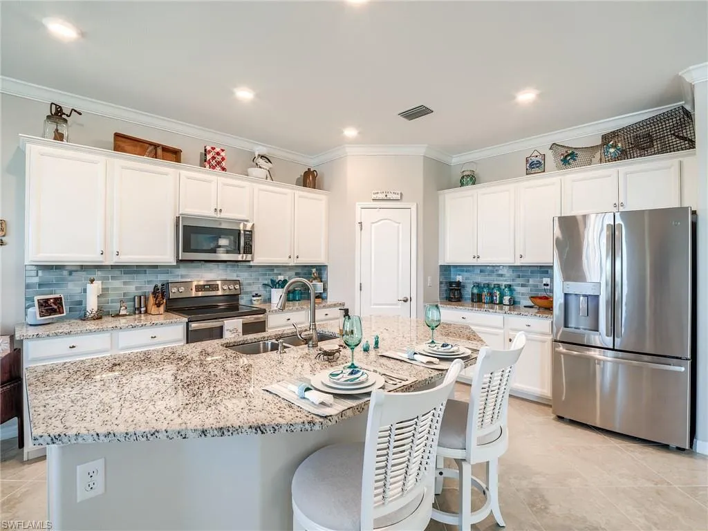 10517 Prato DR, Fort Myers, FL 33913,2025000327