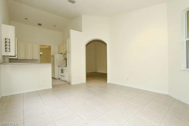 1315 Mariposa Cir 2-204, Naples, Florida 34105