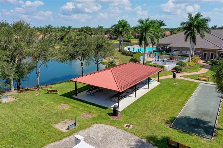 clubhouse amenities, bocce courts