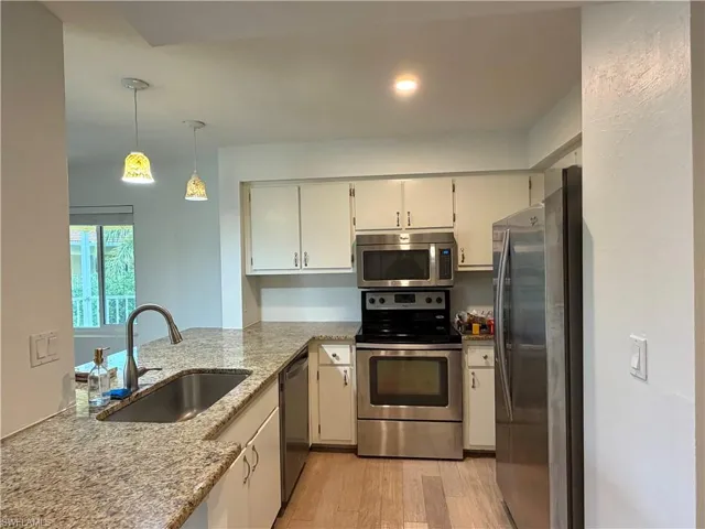 1001  Foxfire  LN, Naples, FL 34104