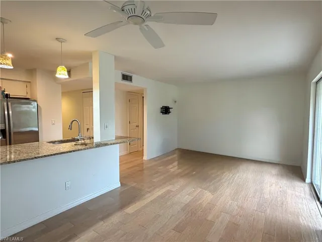 1001  Foxfire  LN, Naples, FL 34104