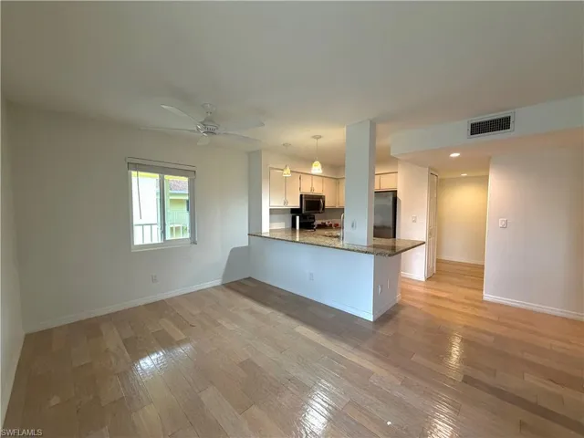 1001  Foxfire  LN, Naples, FL 34104