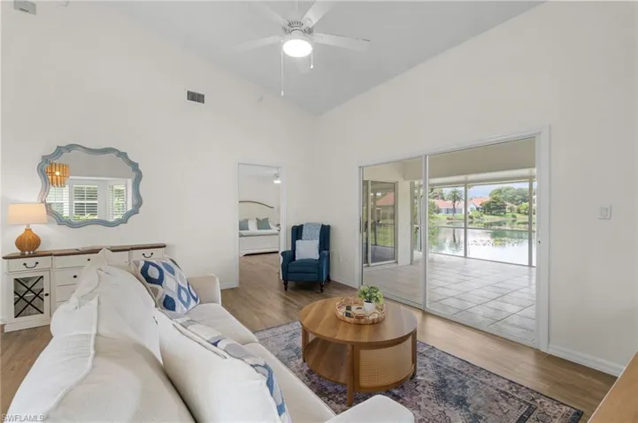 4907 Europa Dr, Naples, Florida 34105