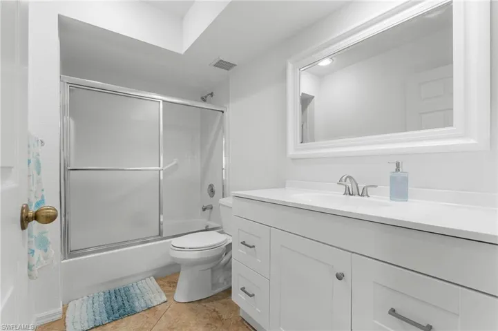 4907 Europa Dr, Naples, Florida 34105