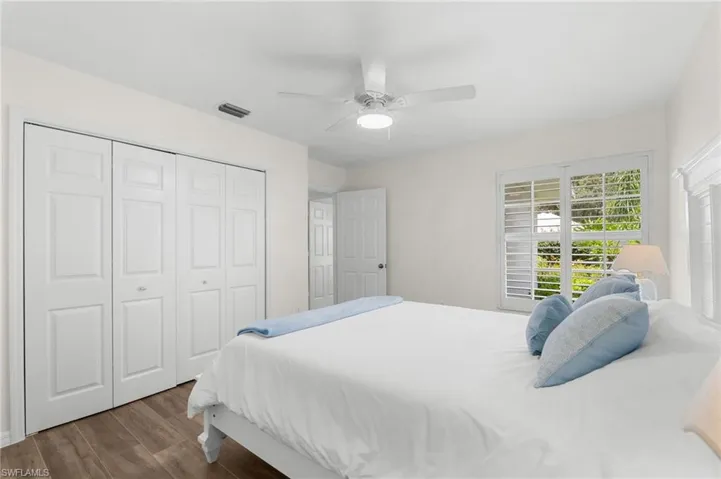 4907 Europa Dr, Naples, Florida 34105
