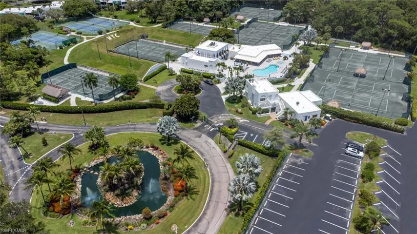 4907 Europa Dr, Naples, Florida 34105