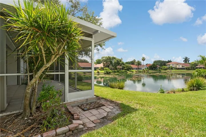 4907 Europa Dr, Naples, Florida 34105