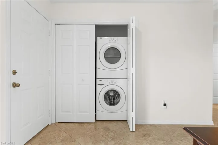 4907 Europa Dr, Naples, Florida 34105