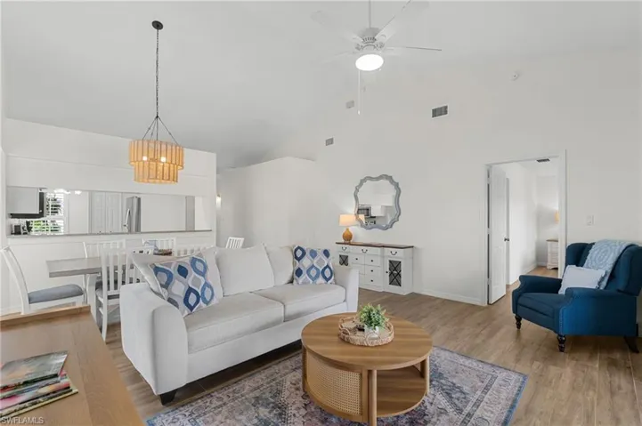 4907 Europa Dr, Naples, Florida 34105