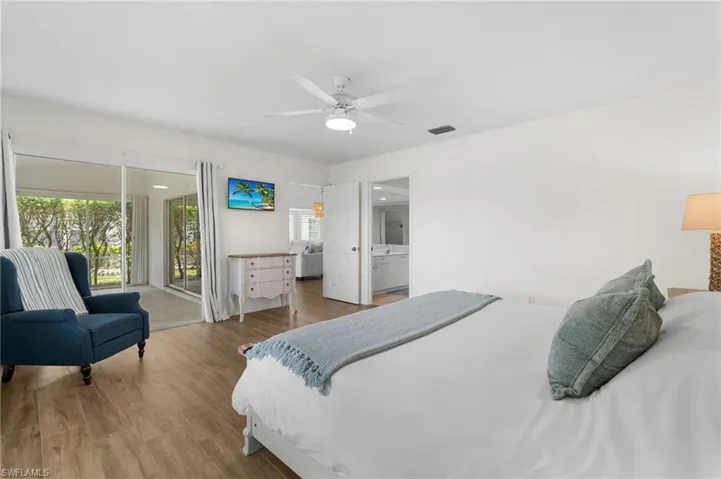 4907 Europa Dr, Naples, Florida 34105