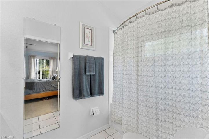 Master Bath-Shower/Soaking Tub