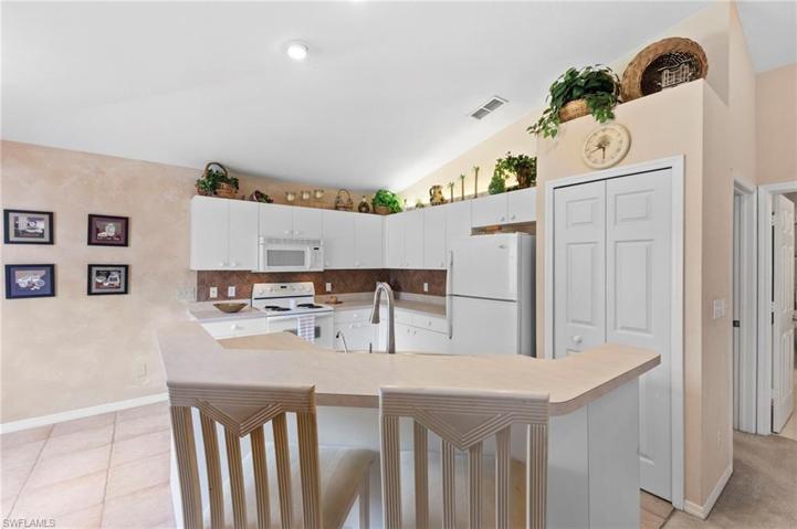 Kitchen Breakfast Counter
