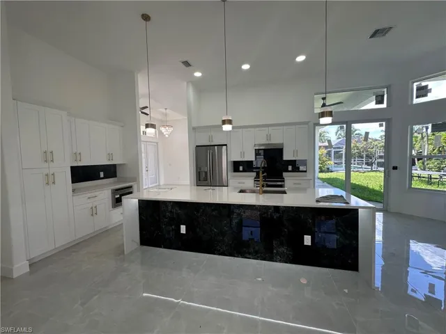 2220 18th Ave, Cape Coral, Florida 33990