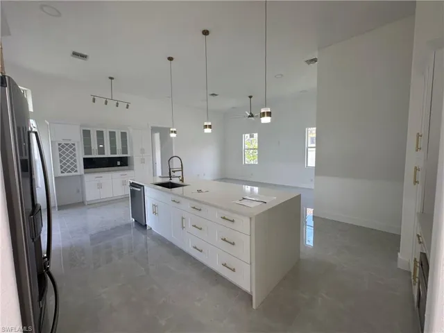 2220 18th Ave, Cape Coral, Florida 33990