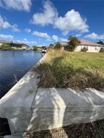 722 Nw 39th Ave, Cape Coral, Florida 33993