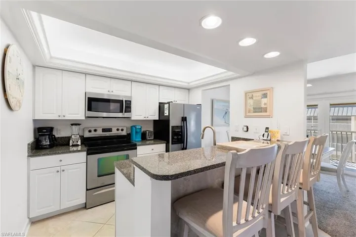 Kitchen/Breakfast Bar