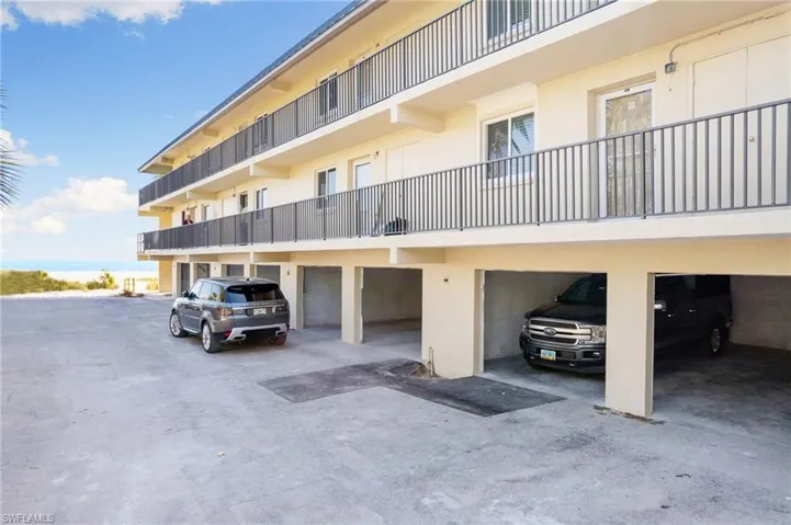Front Exterior/Garage