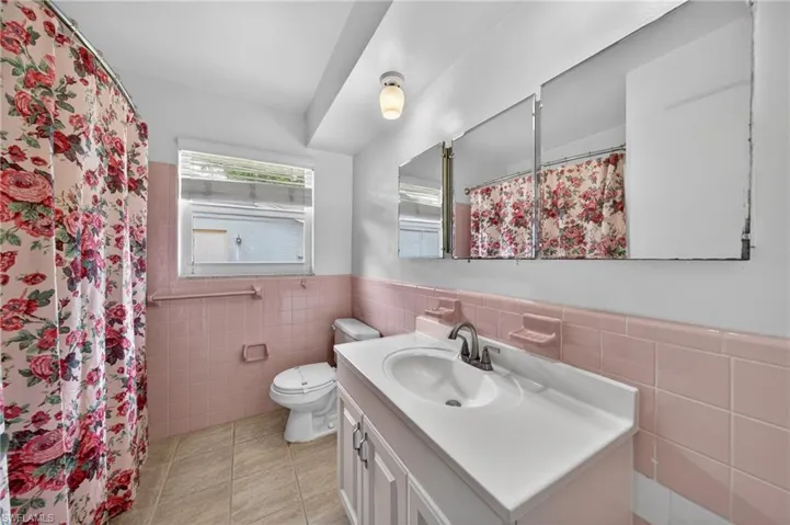 1129 Se 18th Ter, Cape Coral, Florida 33990