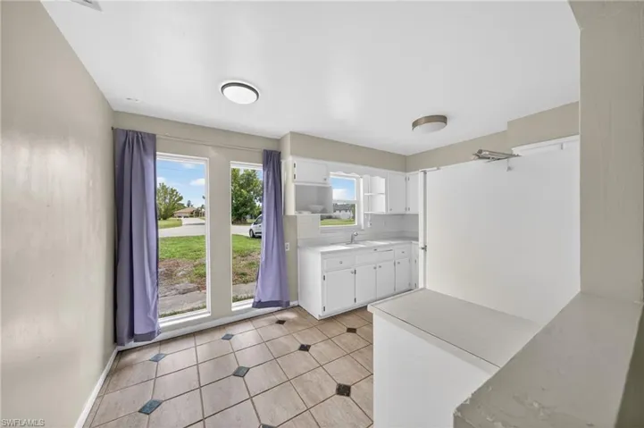 1129 Se 18th Ter, Cape Coral, Florida 33990