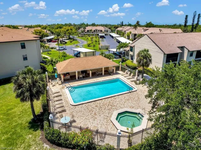 8474  Charter Club  CIR, Fort Myers, FL 33919