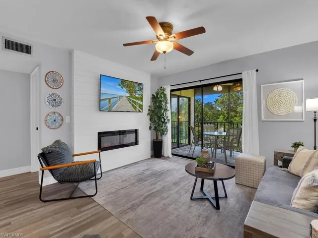 8474  Charter Club  CIR, Fort Myers, FL 33919