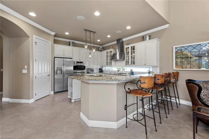 Large breakfast bar