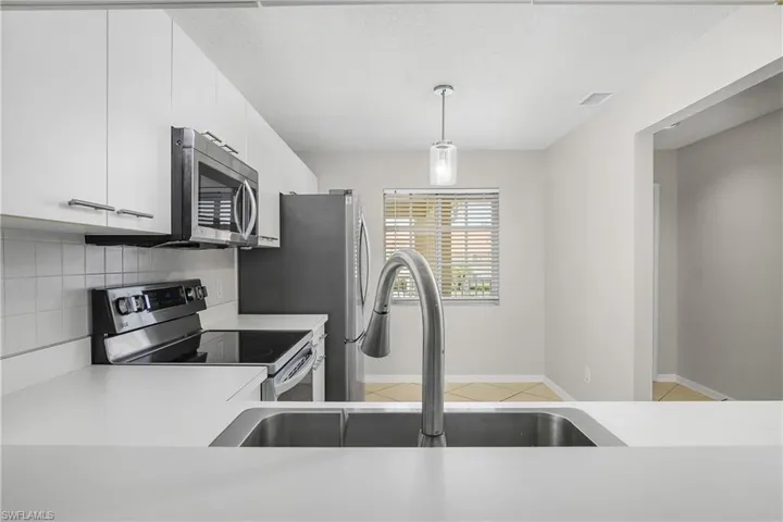 7774  Jewel  LN, Naples, FL 34109