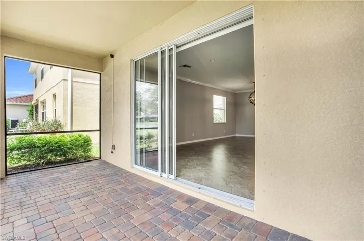 2061 Hamlin St, Naples, Florida 34120
