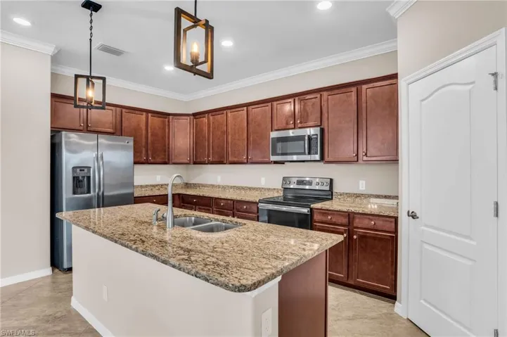2061 Hamlin St, Naples, Florida 34120