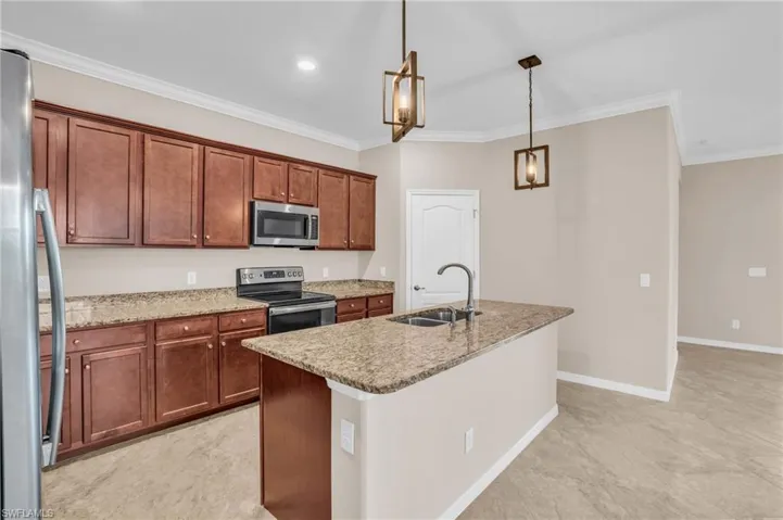 2061 Hamlin St, Naples, Florida 34120