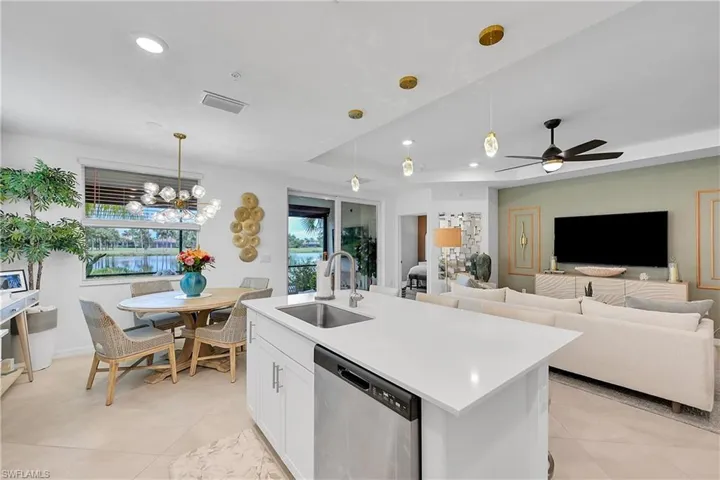 EAT IN KITCHEN