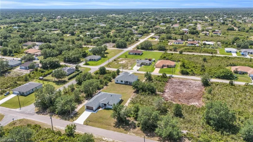 813  Poinsettia  AVE, Lehigh Acres, FL 33972