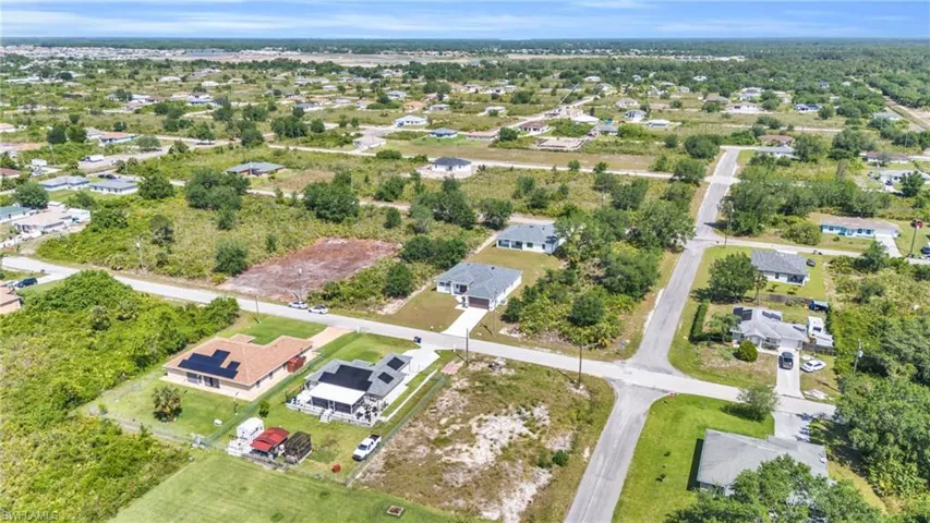 813  Poinsettia  AVE, Lehigh Acres, FL 33972