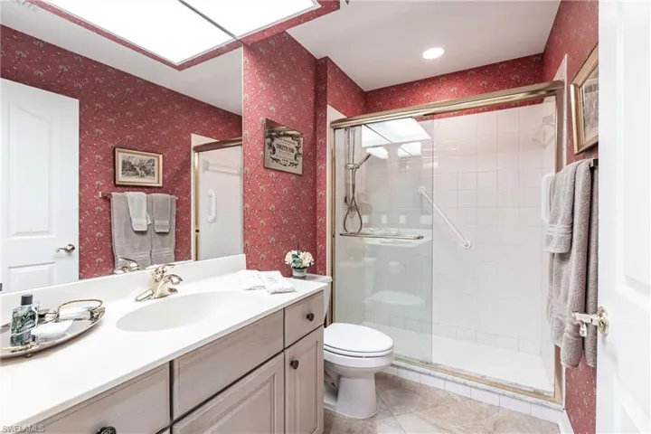 Full bath for your guests