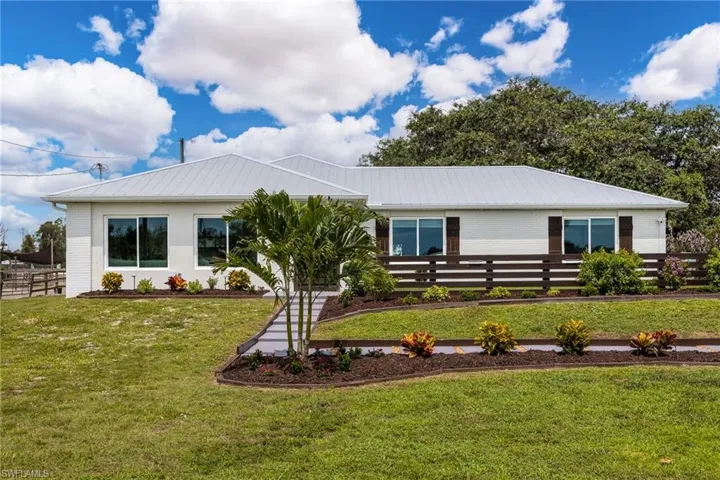 12090 Shawnee Rd, Fort Myers, Florida 33913