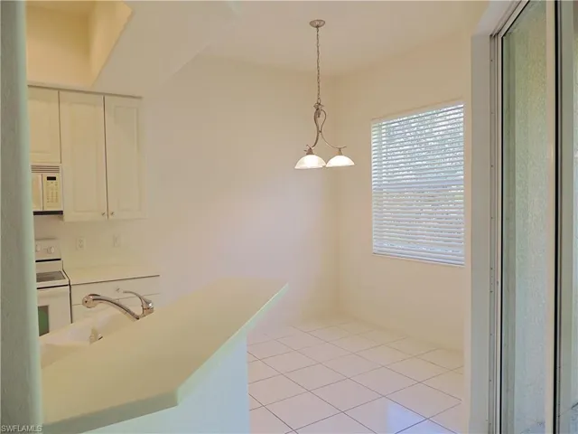 EAT IN KITCHEN