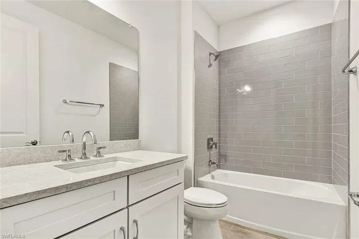 Full guest bathroom