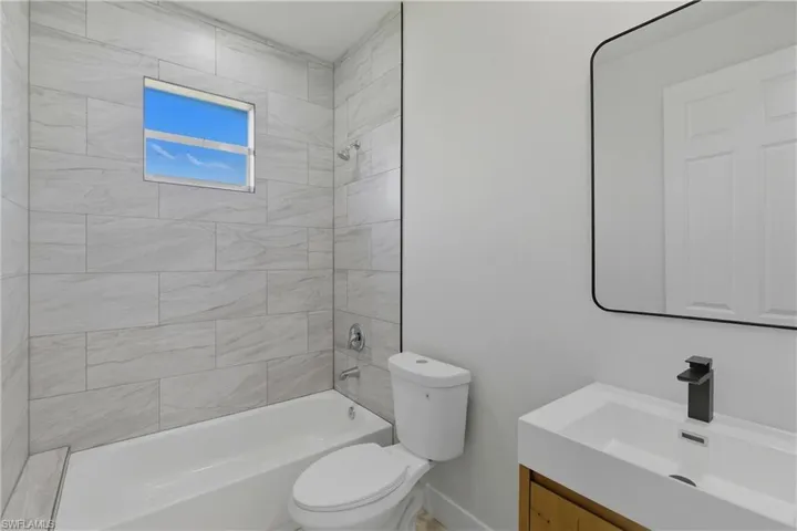 2705  64th W ST, Lehigh Acres, FL 33971